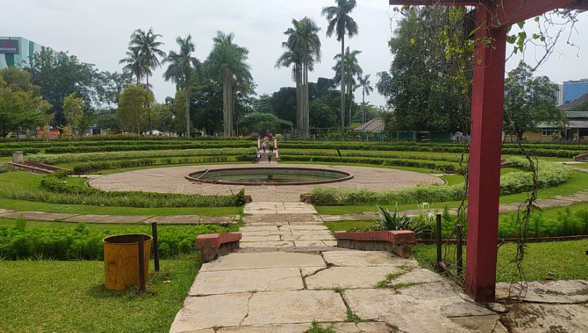 Taman Rekreasi Wiladatika Saifullah Sword Man, Informasi Umum, Alamat Taman Bunga Cibubur, Rute Menuju Taman Bunga Cibubur, Peta Menuju Taman Bunga Cibubur, Aktivitas Seru di Taman Bunga Cibubur, Fasilitas di Kawasan Taman Bunga Wiladatika, Harga Tiket Masuk Taman Bunga Wiladatika, Aneka Wahana Permainan, Beautiful Garden, Penginapan di Kawasan Taman Bunga Wiladatika