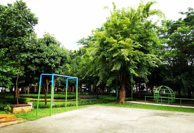 Taman Tangkuban Perahu pohon bumi, 1. Taman Margasatwa Ragunan, 2. Tebet Eco Park, 3. Taman Menteng, 4. Kidzania Jakarta, 5. Museum Layang-layang Indonesia, 6. Playparq Kemang, 7. KidCity Transmart Cilandak, 8. Taman Langsat, 9. Taman Spathodea, 10. Hauwke’s Auto Gallery, 11. Setu Babakan, 12. Museum Basoeki Abdullah, 13. Pusat Primata Schmutzer Jakarta, 14. Taman Tabebuya, 15. Museum Satria Mandala, 16. Pondok Indah Water Park, 17. Museum di Tengah Kebun, 18. Taman Ayodia, 19. The Playground, 20. Komunitas Salihara, 21. Museum Harry Darsono, 22. Monumen Patung Dirgantara ‘Tugu Pancoran Tebet’, 23. Taman Literasi Martha Christina Tiahahu, 24. Taman Mataram, 25. Kampung Main Cipulir, 26. Hutan Kota Srengseng Sawah, 27. The Escape Hunt (Tutup), 28. Taman Sepat Pasar Minggu, 28. Taman Tangkuban Perahu, 30. PINISI EDUTAINMENT PARK, 31. Speedy Karting Pancoran (Tutup), 32. Taman Dadap Merah, 33. Flight Experience Gandaria (Tutup), 34. Belanja di Kota Kasablanka, 35. Pasar Santa, 36. Jimbaran Outdoor Tanah Abang, 37. Kemang Food Festival, 38. Rooftop Lucy in The Sky, 39. Taman Tanjung, 40. Museum Reksa Artha