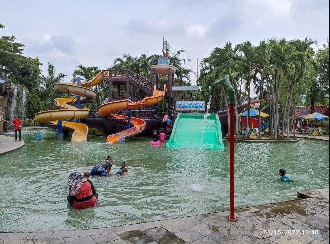 Waterland Mojokerto Fathony Missa, 1. Wisata Sawah Sumber Gempong, 2. Bernah De Vallei, 3. Waterland Mojokerto, 4. Candi Bajang Ratu, 5. Candi Brahu, 6. Candi Tikus, 7. Candi Wringin Lawang, 8. Kolam Segaran, 9. Museum Trowulan, 10. Mahavihara Majapahit, 11. Patung Buddha Tidur, 12. Pendopo Agung Trowulan, 13. Air Terjun Coban Canggu, 14. Air Terjun Dlundung Mojokerto, 15. Pacet Mini Park Mojokerto, 16. Joglo Park Mojokerto, 17. Candi Jolotundo, 18. Klurak Eco Park, 19. Puncak Bayangan Gunung Penanggungan, 20. Pemandian Air Panas Padusan, 21. Air Terjun Grenjengan, 22. Api Abadi Mojokerto, 23. Bukit Watu Jengger, 24. Claket Adventure Park, 25. Air Terjun 7 Bidadari, 26. Pacet Hill, 27. Air Terjun Duyung Trawas Hill, 28. Fresh Green Trawas, 29. PPLH Seloliman Trawas, 30. Obech Rafting Pacet, 31. Sumber Wuluh, 32. Air Terjun Watu Ondo, 33. Alun-alun Mojokerto, 34. Wisata Desa BMJ Mojopahit, 35. Wisata Bukit Kayoe putih, 36. Taman Semeru, 37. Ranu Manduro, 38. Wisata Waduk Tanjungan, 39. Taman Kehati, 40. Reco Banteng Hayam Wuruk, 41. Benteng Taman, 42. Air Terjun Watu Gedhek, 43. Coban Talun, 44. Wisata Sumber Dhuwur Sidorejo, 45. Rainbow Garden Poetoek Soeko, 46. MOLAGAR, 47. WET SENDI 2, 48. Situs Siti Inggil, 49. Balai Pelestarian Cagar Budaya, 50. Wanawisata Dlundung, 51. Candi Kesiman, 52. Candi Bangkal, 53. Museum Sanggar Gubug Wayang, 54. Air Terjun Surodadu, 55. Petik Strawberry Padusan, 56. Gua gembyang, 57. Candi Jedong, 58. Air Terjun Watu Lumpang, 59. Situs Reco Lanang, 60. Pemandian Ubalan, 61. Makam Troloyo