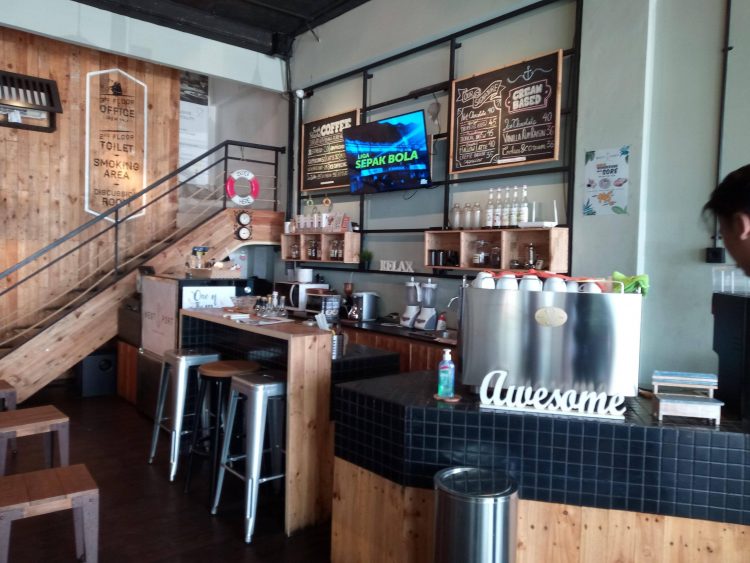 Westport Coffee House via Yummy Advisor, 1. Ruang Teori Coffee & Tea, 2. Cultura Coffee, 3. Kopi Kito, 4. Toko Kopi Tuku, 5. Persamaan Kopi, 6. Suku Kata Kopi, 7. Nyambi Ngopi, 8. Muhi Eatery & Coffee, 9. Westport Coffee House, 10. Mura Kedai Kopi, 11. Kopi Janji Jiwa Kebayoran Lama, 12. KEMAROEK CAFE, 13. Patagonia coffee & eat, 14. Djournal Coffee, 15. TEGUK Kebayoran Lama, 16. Dekade Coffee & Eatery, 17. Kopi Gaan, 18. Louie Coffee