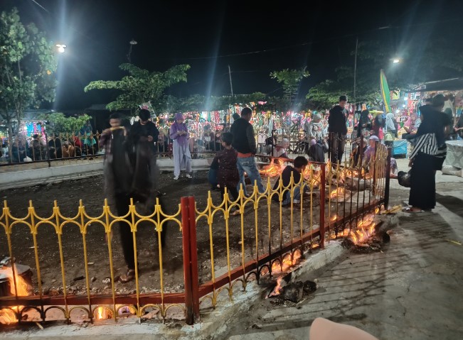 Api Tak Kunjung Padam Pamekasan GUNTUR AL FAROUQ, 1. Pantai Slopeng Madura, 2. Pantai Siring Kemuning, 3. Air Terjun Toroan , 4. Pantai Sambilangan , 5. Vihara Avalokitesvara, 6. Gili Labak Madura, 7. Pantai Lombang, 8. Wisata Taman Tectona, 9. Masjid Agung Sumenep, 10. Museum Keraton Sumenep, 11. Pantai Rongkang, 12. Boekit Tinggi Daramista, 13. Kepulauan Kangean , 14. Hutan Bawah Laut kep Kangean, 15. Mercusuar Bangkalan, 16. Jembatan Suramadu, 17. Wisata Budaya Karapan Sapi, 18. Wisata Bukit Jaddhih, 19. Pantai Rindu, 20. Gua Blaban, 21. Api Tak Kunjung Padam, 22. Wisata Bukit Kehi, 23. Pantai Jumiang, 24. Monumen Sampang, 25. Tirta Sumekar Indah , 26. Pantai Camplong, 27. Pantai Batu Kerbuy, 28. Pantai Ponjuk Timur Talango, 29. Bukit Geger Bangkalan, 30. Bukit Pelalangan Arosbaya, 31. Air Terjun Batu Raja Manitan, 32. Bukit Cinta Pamekasan, 33. Puncak Ratu Pamekasan, 34. Bukit Lampion Beramah, 35. Wisata Alam Bukit Brukoh, 36. Pantai Nepa, 37. Wisata Kota Tua Kalianget, 38. Air terjun Kokop, 39. Sentra Batik Madura