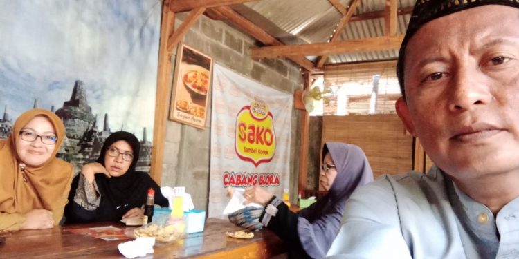 Ayam Geprek Sako Blora via Google Maps Anang Budiarso, 1. Pondok Juminten, 2. Resto D’Joglo, 3. Warung Makan Pak Galo, 4. Kurma Resto & Coffee Shop, 5. Mr Teguh Chicken Satay Shop, 6. Warung Lesehan Ikan Bakar “TALAUT 225”, 7. Logissteak Blora, 8. Sambel Lalap, 9. Depot Bakmi Kolonel, 10. Warung Lesehan Rawa Peni, 11. Bakso Patriot Blora, 12. Nasi Goreng Pak Gendut Blora, 13. Bakso Kumis, 14. Sate Ayam Pak Kadirun Blora, 15. RM Padang Jetis, 16. Koplakan Pusat Kuliner, 17. Warung Mbok Penyet, 18. Ayam Geprek Sako Blora, 19. Sego Kobong 70 BBM, 20. Warung Makan Lesehan Mbak Tun, 21. Bang Jago, 22. Kedai Boemi, 23. RM. Sambele Bu’e, 24. SAVANA RESTO CAFE, 25. Teras sunda, 26. Nasi Pecel Mbah Jito, 27. Warung Pecel “Mak Tirah”, 28. Warung Makan Pojok Gogor, 29. Warung Makan Jo’gelo