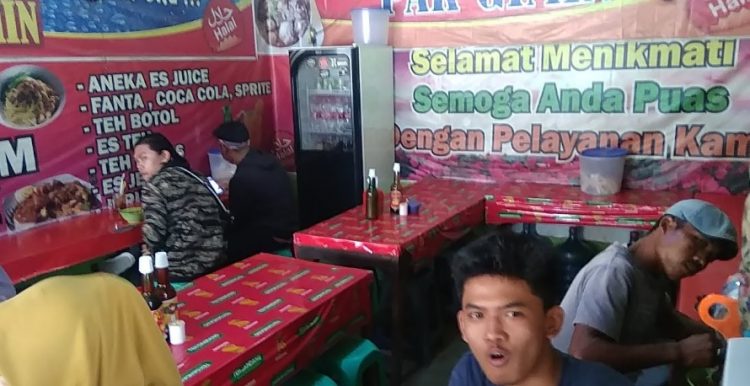 Bakso Sapi Pak Gimin Asli Solo via Google Maps Tyo Santoso, 1. Rumah Makan Alang Alang, 2. Sate Kambing Muda H. Suharjo, 3. Rumah Makan Intan Jatibarang, 4. Rumah Makan Ohio, 5. RM Mantap, 6. Warung Makan Lengko Wari, 7. RM Djitoe Rajane Sambel Balongan, 8. Rumah Makan Lesehan Nur Anisa, 9. Warung Makan Sate Blengong Bu Kijah Brebes, 10. Rumah Makan Ronah, 11. RM Sate H. Moei, 12. RM. SATE KARYO, 13. Rumah Makan Putri H. Jahid, 14. RM Simpati, Jl Gor Brebes, 15. Warung Alas Daun – Warung Makan Paling Enak di Rest Area KM 260 Brebes, 16. Rumah Makan H. Dahlan, 17. Rumah Makan Kedung Roso, 18. Kupat Blengong Kasturi Rajak, 19. Bakso Pak Gimin, 20. Warung Sate Kambing Seger Bpk. Khadiri, 21. Rumah Makan Pak Tarwud, 22. Rumah Makan Putra Minang, 23. Sate Kambing SAKINAH, 24. Bu Nunung Restaurant, 25. Rumah Makan Kita Pejagan