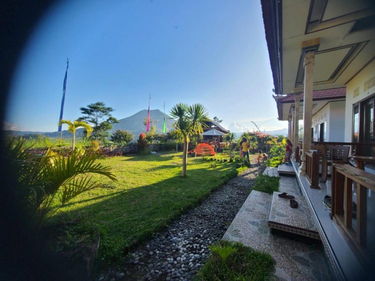Batur Lake View via Booking ok, 1. Bukit Catu Bungalows, 2. Lakeview Hotel & Restaurant, 3. Batur Lake View, 4. Oemah Batur, 5. Tira Vilagna Suites & Spa, 6. Break Villa Kintamani, 7. Pramana Zahill Kintamani, 8. Hotel Segara, 9. Mountain Peak Kintamani, 10. Lakeside Cottages Kintamani, 11. Triangle House Mount Batur, 12. Villa Jempana Kintamani, 13. The Ayu Kintamani, 14. Villa Danu