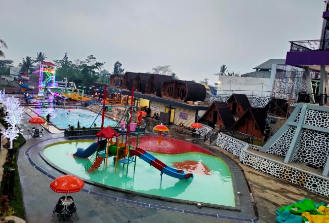 Cianjur City Park ime Hdd, 1. Cianjur City Park, 2. TAMAN PRAWATASARI, 3. The Jhon’s Cianjur Aquatic Resort, 4. The Bagelen Son Cianjur, 5. Kolam Renang Tias Wisata Rancagoong, 6. Kolam Renang Bravo Camp Ground, 7. Kolam Renang Big Ben Waterpark, 8. Kolam Renang Bukit Kalimaya Indah, 9. Kolam Renang GOR Bayu Jangari, 10. Bris Waterpark, 11. Kolam Renang Panorama Jangari, 12. Kolam Renang Kota Bunga, 13. Kolam Renang The Queen, 14. Kolam Renang BCNY, 15. Kolam Renang Cirumput, 16. Kolam Renang Tirta Braja, 17. Cianjur Asri Water Park, 18. Kolam Renang DJ Family Cimuti, 19. Kolam Renang Elshafah