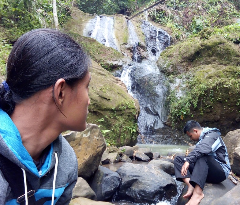 Curug Ciprut YULIANTO, 1. Curug Cimandaway, 2. Curug Mandala, 3. Air Terjun Curug Bandung, 4. Curug Citepus Cilacap, 5. Curug dan Pemandian Air Panas Cipari, 6. Curug Penampen, 6. Curug Cigombong Cilacap, 7. Curug Rahayu, 8. Curug Giriwangi Cilacap, 9. Curug Panganten Karangpucung Cilacap, 10. Curug Nikhram, 11. Curug Cibekong, 12. Curug Ciprut, 13. Curug Tunggul Naga jambusari, 14. Curug Taman Desa Ciruyung