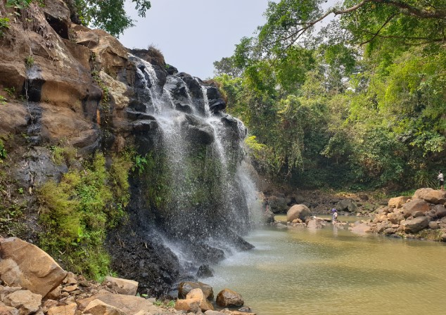 Curug Goong Achmad Arifudin, Tempat Wisata di Pandeglang Paling Hits, Wisata Sejarah di Pandeglang  , Wisata Religi di Pandeglang, Tempat Wisata di Pandeglang yang Lainnya, Tempat Wisata di Sekitar Pandeglang