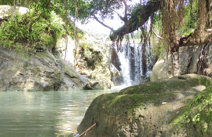 Curug Tunggul Naga jambusari Eko Susanto, 1. Curug Cimandaway, 2. Curug Mandala, 3. Air Terjun Curug Bandung, 4. Curug Citepus Cilacap, 5. Curug dan Pemandian Air Panas Cipari, 6. Curug Penampen, 6. Curug Cigombong Cilacap, 7. Curug Rahayu, 8. Curug Giriwangi Cilacap, 9. Curug Panganten Karangpucung Cilacap, 10. Curug Nikhram, 11. Curug Cibekong, 12. Curug Ciprut, 13. Curug Tunggul Naga jambusari, 14. Curug Taman Desa Ciruyung