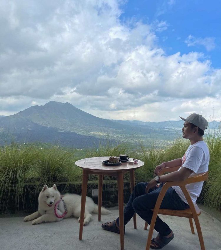 Desa Penelokan Kintamani via @turahoka, 1. Gunung Batur, 2. Danau Batur, 3. Museum Geopark Batur Kintamani, 4. Sukawana Sunrise Spot, 5. Gunung Abang Kintamani, 6. Hutan Pinus Glagahlinggah Lestari, 7. Puncak Indrakila Trunyan, 8. Toya Devasya Hotspring Waterpark &amp; Camping Ground, 9. Pura Segara Ulun Danu Batur, 10. Tirta Pancoran Solas Pura Pelisan, 11. Desa Wisata Bayung Gede, 12. Desa Penelokan, 13. Pinggan Sunrise Spot, 14. Air Terjun Langgahan, 15. Penelokan View Point, 16. Batur Natural Hot Spring, 17. Desa Adat Penglipuran, 18. Resto Apung Kedisan, 19. Montana del Café, 20. Tegukopi