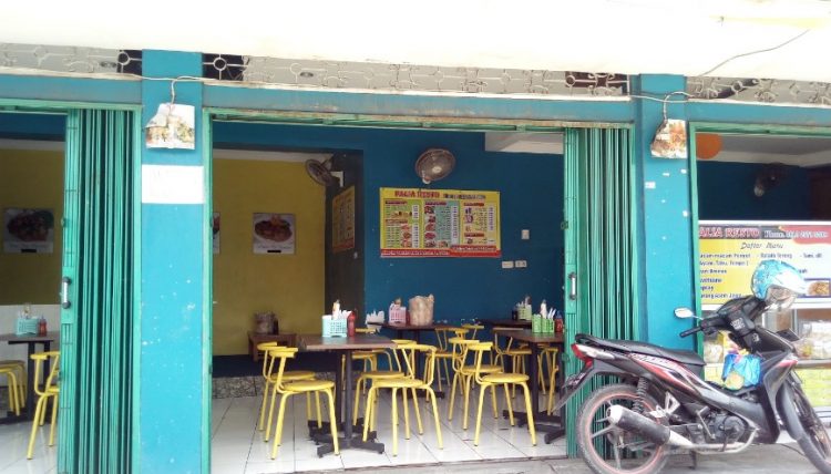 Falia Resto, 1. Rumah Makan Rahayu, 2. Warung Ndeso Sarwo Eco, 3. Warung Makan Pink, 4. RM Cipto Roso Spesial Sop Balungan, 5. Warung Makan Ayam Bakar Salju, 6. Warung Makan Babe, 7. Ayam Goreng – Ayam Bakar Mbak Tari, 8. Soto Kerbau Bu Saki, 9. Ayam Geprek SaKo, 10. Smartresto, 11. Cheese and Steak, 12. RUMAH MAKAN WARISAN IBOE MBAK UTAMI, 13. RUMAH MAKAN PADANG GANEFO 10, 14. WM. Mas Kus Nasi Goreng, 15. Warung Steak Demak, 16. MR. BOY RESTO AND CAFE, 17. RM Kalijaga, 18. Warung Makan Blambangan, 19. RM Buyung Jaya, 20. Griya Dahar Safira, 21. Rumah Makan Pak H. ISMUN 3, 22. Reinz Cafe &amp; Resto, 23. RM. Ilat Jowo, 24. Sate Kambing &amp; Gule Bu Hj. Kholil, 25. Falia Resto