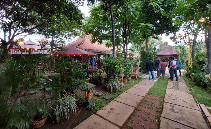 Griya Oetami x Koffie Oetami Lucky Aditya