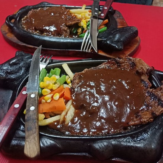 Iga Bakar dan Steak Sidoarjo via Tripadvisor, 1. Ikan Bakar Cianjur, 2. Bebek Goreng H Slamet, 3. Ayam Goreng Gringging Lombok, 4. Lesehan Joyo , 5. Warung Apung Rahmawati , 6. Mie Kober Ponti Sidoarjo, 7. Jank Jank Wings , 8. Qen-di Garden Resto, 9. Iga Bakar dan Steak Sidoarjo , 10. Warung Oemik Ika Ganjarane Hidayah, 11. Kupang Lontong Pak Misari , 12. Warung Leko Sidoarjo , 13. Warung Makan Murah Prasmanan Ny Indra, 14. Depok Langgeng Langgeng Sidoarjo , 15. CEKER LAPINDHO ASLI (ALUN-ALUN SIDOARJO), 16. Rawon Gajah Mada , 17. The Crabbys Sidoarjo , 18. Jon’s Cafe and Coffee , 19. Heritage Of Handayani, 20. Cocari Sidoarjo, 21. C&amp;C Spesial Iga Sapi Bakar , 22. Kedai Pakcik Abin, 23. Sop Kikil Pak Madekan, 24. Warung Handayani