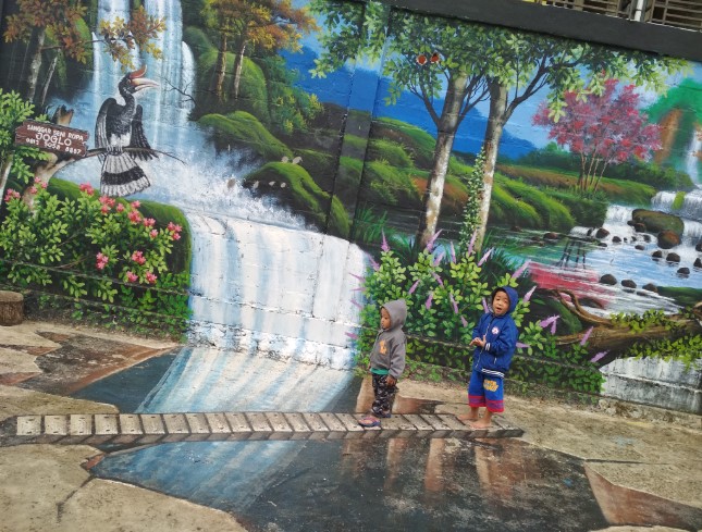 Kampung Warna Warni, Teluk Seribu Abu Bakar