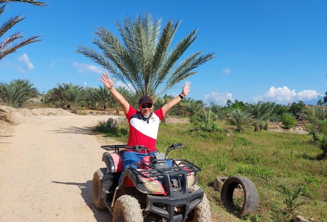 Kebun Kurma Barbate Eddy Suprapto (Didimasta_Dysto), 1. Wahana Impian Malaka 69, 2. Taman Rusa Aceh Besar, 3. Jantho Panorama Park, 4. Pantai Lhokseudu, 5. Pantai Babah Dua, 6. Pantai Lampuuk, 7. Pantai Ujong Batee, 8. Air Terjun Suhom, 9. Air Terjun Kuta Malaka, 10. Air Terjun Peukan Biluy, 11. Taman Hutan Raya Pocut Meurah Intan, 12. Waduk Keuliling, 13. Pantai Lhoknga, 14. Teluk Jantang, 15. Bukit Gundul Semeuregui, 16. Lhok Seudu, 17. Pucok Krueng, 18. Wisata Sungai Brayeung, 19. Benteng Inong Balee, 20. Bukit Lamreh, 21. Pasir Putih, 22. Mon Ceunong, 23. Pemandian Air Panas “Ie Seueum”, 24. Kolam Mata Ie, 25. Taman Wisata Burung Dara, 26. Ilalang Park, 27. Lhok Mata Ie Ujong Pancu, 28. Air Terjun Elnaja, 29. Pantai Lambaro, 30. Rumah Cut Nyak Dhien, 31. Pantai Penyu, 32. Kebun Kurma Barbate, 33. Gunung Seulawah, 34. Pusat Latihan Gajah, 35. Pantai Lhok Mee