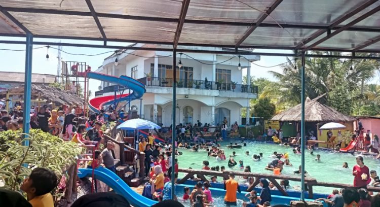 Kolam Renang DJ Family Cimuti Irma Kurnia, 1. Cianjur City Park, 2. TAMAN PRAWATASARI, 3. The Jhon’s Cianjur Aquatic Resort, 4. The Bagelen Son Cianjur, 5. Kolam Renang Tias Wisata Rancagoong, 6. Kolam Renang Bravo Camp Ground, 7. Kolam Renang Big Ben Waterpark, 8. Kolam Renang Bukit Kalimaya Indah, 9. Kolam Renang GOR Bayu Jangari, 10. Bris Waterpark, 11. Kolam Renang Panorama Jangari, 12. Kolam Renang Kota Bunga, 13. Kolam Renang The Queen, 14. Kolam Renang BCNY, 15. Kolam Renang Cirumput, 16. Kolam Renang Tirta Braja, 17. Cianjur Asri Water Park, 18. Kolam Renang DJ Family Cimuti, 19. Kolam Renang Elshafah