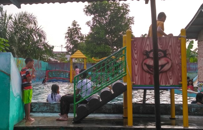 Kolam Renang Ratu Trijan Mimi Darwanti