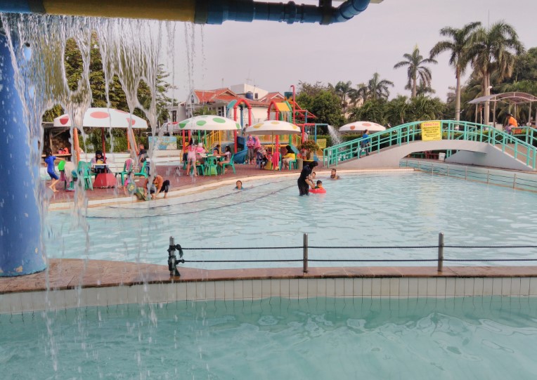 Kolam Renang Taman Air Tirtamas Pondok Kelapa Muchlas in