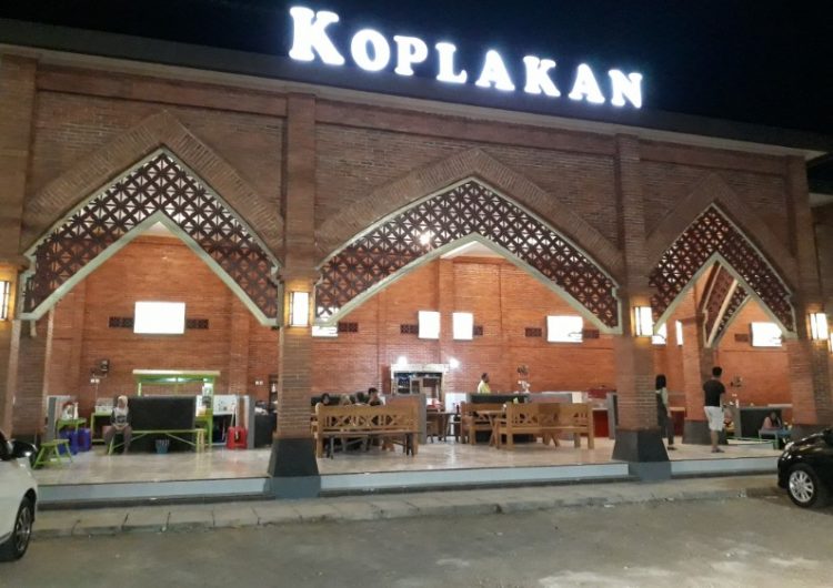 Koplakan Pusat Kuliner via Google Maps Bernadeta Subandini Astuti, 1. Pondok Juminten, 2. Resto D’Joglo, 3. Warung Makan Pak Galo, 4. Kurma Resto & Coffee Shop, 5. Mr Teguh Chicken Satay Shop, 6. Warung Lesehan Ikan Bakar “TALAUT 225”, 7. Logissteak Blora, 8. Sambel Lalap, 9. Depot Bakmi Kolonel, 10. Warung Lesehan Rawa Peni, 11. Bakso Patriot Blora, 12. Nasi Goreng Pak Gendut Blora, 13. Bakso Kumis, 14. Sate Ayam Pak Kadirun Blora, 15. RM Padang Jetis, 16. Koplakan Pusat Kuliner, 17. Warung Mbok Penyet, 18. Ayam Geprek Sako Blora, 19. Sego Kobong 70 BBM, 20. Warung Makan Lesehan Mbak Tun, 21. Bang Jago, 22. Kedai Boemi, 23. RM. Sambele Bu’e, 24. SAVANA RESTO CAFE, 25. Teras sunda, 26. Nasi Pecel Mbah Jito, 27. Warung Pecel “Mak Tirah”, 28. Warung Makan Pojok Gogor, 29. Warung Makan Jo’gelo