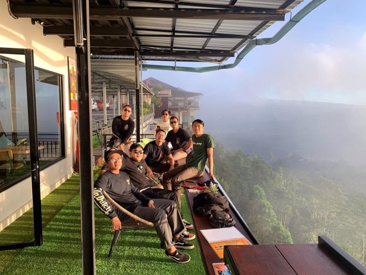 La Vista Coffee &amp; Roastery, 1. Mahen Cafe, 2. La Vista Coffee &amp; Roastery, 3. Montana Del Cafe, 4. El Lago Cafe, 5. Ritatkala Cafe, 6. Okuta Cafe Kintamani, 7. Paperhills Cafe Kintamani, 8. Kintamani Eco Bike Coffee, 9. Tegukopi &amp; Eatery, 10. Olympus Coffee Bali, 11. AKASA Kintamani Coffee, 12. The Amora Bali, 13. Pondoku Cafe, 14. The Kayuan Cafe, 15. Warung Baling-Baling, 16. Tri Mount Coffee &amp; Resto, 17. Kopi Motor Kintamani, 18. Warung Jowet, 19. Yomade Coffee, 20. Batur 1926, 21. Kava Kintamani Coffee &amp; Kitchen, 22. Batur Sari Mountain View, 23. Grand Puncak Sari Kintamani, 24. Resto Apung Kedisan, 25. Himalila