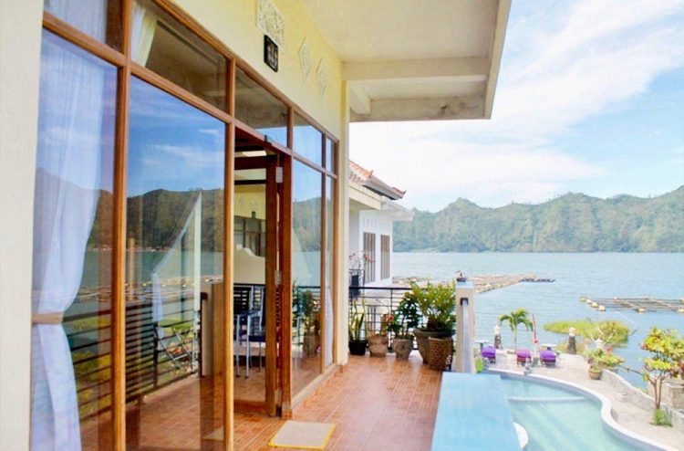 Lakeside Cottages Kintamani via Homesweethome, 1. Bobocabin Kintamani, 2. Sunrise Hill Camp, 3. Alam Caldera Camping, 4. Hideaway Glamping, 5. Lake Garden Bali Villa, 6. Villa Jempana Kintamani, 7. Kintamani Home with View, 8. Triangle House Mount Batur, 9. Volcano Terrace Bali, 10. Baruna Cottages, 11. Wayan Yogi Bed & Breakfast, 12. Lakeside Cottages Kintamani