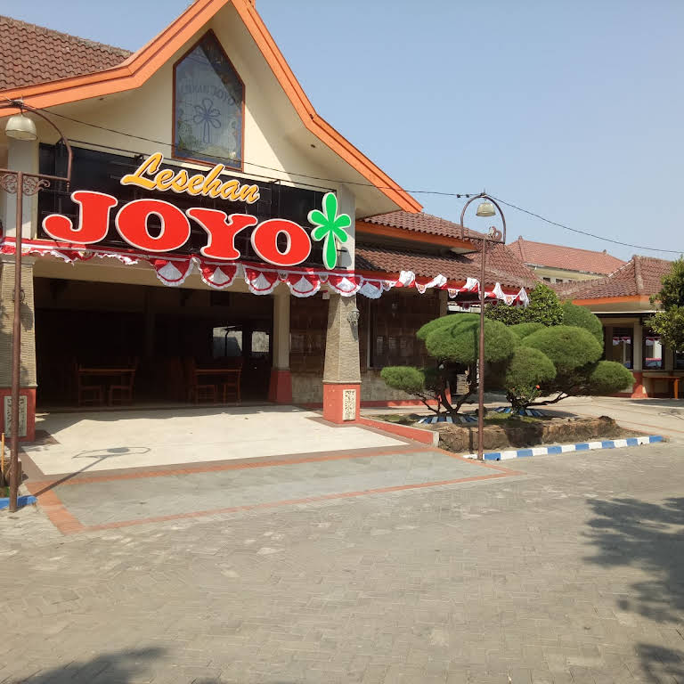 Lesehan Joyo, 1. Ikan Bakar Cianjur, 2. Bebek Goreng H Slamet, 3. Ayam Goreng Gringging Lombok, 4. Lesehan Joyo , 5. Warung Apung Rahmawati , 6. Mie Kober Ponti Sidoarjo, 7. Jank Jank Wings , 8. Qen-di Garden Resto, 9. Iga Bakar dan Steak Sidoarjo , 10. Warung Oemik Ika Ganjarane Hidayah, 11. Kupang Lontong Pak Misari , 12. Warung Leko Sidoarjo , 13. Warung Makan Murah Prasmanan Ny Indra, 14. Depok Langgeng Langgeng Sidoarjo , 15. CEKER LAPINDHO ASLI (ALUN-ALUN SIDOARJO), 16. Rawon Gajah Mada , 17. The Crabbys Sidoarjo , 18. Jon’s Cafe and Coffee , 19. Heritage Of Handayani, 20. Cocari Sidoarjo, 21. C&amp;C Spesial Iga Sapi Bakar , 22. Kedai Pakcik Abin, 23. Sop Kikil Pak Madekan, 24. Warung Handayani