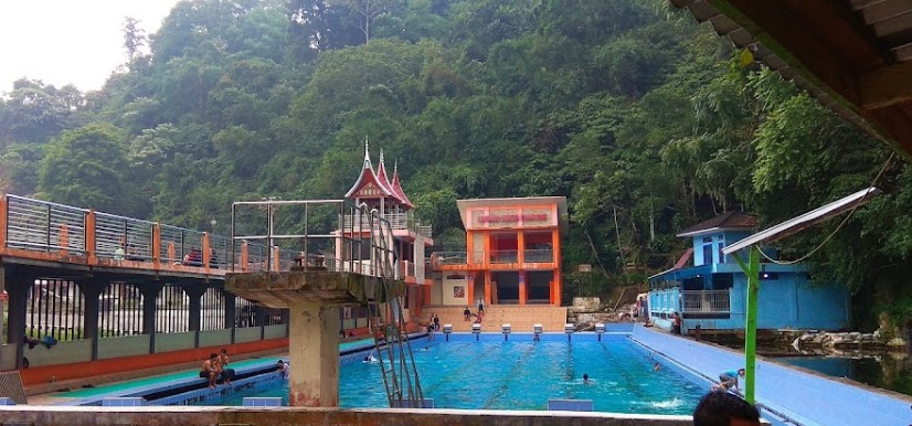 Lubuak Mato Kuciang Rismal Diak, 1. Jam Gadang di Bukit Tinggi, 2. Istana Baso Pagaruyung, 3. Pantai Carocok Painan, 4. Lobang Jepang, 5. Pantai Padang ‘Nan Rancak Bana’ , 6. Pantai Gandoriah Pariaman, 7. Puncak Lawang Maninjau, 8. Lembah Anai , 9. Museum Adityawarman, 10. Pantai Muaro Padang & Jembatan Siti Nurbaya, 11. Pantai Kata Pariaman, 12. Benteng Fort de Kock, 13. Ngarai Sianok, 14. Pantai Cermin, 15. Wisata Pantai Caroline/Carolina, 16. Air Panas Bukik Kili, 17. Danau Maninjau, 18. Pemandian Lubuk Minturun, 19. Lembah Harau , 20. Puncak Anai (Pemandian dan Camping Ground), 21. Pesona Kepulauan Mentawai , 22. Janjang Seribu Great Wall of Koto Gadang, 23. Danau Singkarak, 24. Danau Diateh dan Danau Dibawah ( Danau Kembar ), 25. Pantai Aie Manih si Malin Kundang, 26. Pulau Cubadak, 27. Kawasan Wisata Mandeh, 28. Pulau Sikuai, 29. Tirta Alami, 30. Air Terjun Nyarai, 31. Pemandian Alam Sako Tapan, 32. Lubuak Bonta, 33. Lubuak Mato Kuciang, 34. Pemandian Alami Batang Tabik, 35. Lubuak Paraku, 36. Air Terjun Timbulun, 37. Muaro Binguang, 38. Ngalau Indah , 39. Jembatan Akar Pesisir Selatan, 40. Pulau Pasumpahan , 41. Pantai Nirwana, 42. Air Terjun Tigo Tingkek, 43. Air Terjun Sarasah Banyak Gariang, 44. Panorama Sitinjau Lauik, 45. Tapian Puti, 46. Lubuak Rantiang, 47. Sirukam Dairy Farm, 48. Puncak Gagoan, 49. Rumah Pohon Laing Park Solok, 50. Puncak Gobah, 51. Air Terjun Kapalo Banda Koto Hilalang, 52. Danau Talang – Solok, 53. Danau Dieteh dan Danau Dibawah, 54. Kebun Teh Alahan Panjang, Solok, 55. Jembatan Kelok Sembilan, 56. Air Terjun Lubuak Bulan, 57. Padang Mengatas, 58. Pulau Angso Duo Pariaman, 59. Pantai Tiram, 60. Puncak Langkisau