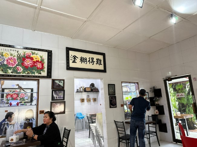 1. Champion Cafe Medan, 2. Coffee Hitam Putih, 3. Sosmed Cafe Abdullah Lubis, 4. Serayu Coffee, 5. Coffee Box Palang Merah, 6. Ben’s Cafe (Tutup Sementara), 7. Opal Coffee, 8. Jinjit Coffee and bistro, 9. Macehat Coffee, 10. The L.Co Coffee, 11. Lekker Urban Food House Putri Hijau, 12. The Thirty-Six , 13. Desadesa Resto, 14. Cafe Rumah Pohon, 15. Kito Garden Cafe & Resto, 16. Opal Coffee, 17. D’Raja Coffee, 18. Roemah Kopi Wak Noer, 19. Junction Cafe, 20. Brothers Cafe, 21. Tropical Rooftop, 22. House of Brew, 23. Monk’s Coffee Roasters, 24. Kalasua Coffee and Eatery, 25. L’Tropico by Haban, 26. The Edge Restaurant, 27. Lavender The Purple, 28. At Pound, 29. Vulcanic Resto & Bar, 30. Level 02 Rooftop, 31. Purezza Cafe ( Non Halal), 32. Kinley Bistro, 33. Me & Coffee Works, 34. TableTop Board Game Cafe, 35. Kopi Kok Tong Siantar, 36. Kohi91, 37. Arata Coffee, 38. Havana Cafe, 39. Cafe Jalan Semarang