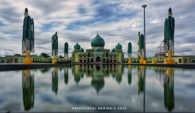 Masjid Raya An-Nur Provinsi Riau fathiyyatul khaira, 1. Istana Siak, 2. ASIA FARM HAYDAY¹, 3. Pantai Cinta, Teluk Jering Tambang, 4. Kasang Kulim Zoo, 5. Citraland Waterpark, 6. Taman Kota Pekanbaru, 7. Wisata Danau Raja Rengat, 8. Bukit Ulu Kasok, 9. Bandar Bakau Dumai, 10. Labersa Water Park Riau Fantasi, 11. Pantai Selat Baru, 12. Candi Muara Takus, 13. Taman Rekreasi Alam Mayang Pekanbaru, 14. Lapangan Pasir Bengkalis, 15. Pantai Tanjung Medang, Teluk Rhu Rupat, 16. Pantai Tenggayun, 17. Pantai Marina, 18. Danau Rusa Kampar, 19. Wisata Hutan Pinus Cadika, 20. Wisata Bono, Berselancar di Sungai Kampar, 21. Perpustakaan Soeman H.S, 22. Taman Wisata Alam Koboko, 23. Air Terjun TEMBULUN Kinutan, 24. Agro Wisata Pelangi, 25. KAMPOENG RABBIT’S KULIM, 26. Museum Sang Nila Utama Pekanbaru, 27. Desa Okura Pekanbaru, 28. Pantai Sepahat, 29. Taman Hutan Raya Sultan Syarif Kasim, 30. Taman Andam Dewi, 31. Rumah Lontik, 32. Kawah Biru, 33. Pulau Jemur, 34. Air Terjun Pangkalan Kapas, 35. Air Terjun Panisan, 36. Pulau Beting Aceh, 37. Hutan Mangrove Sebauk, 39. Jembatan Water Front City Bangkinang, 39. Masjid Raya An-Nur Provinsi Riau
