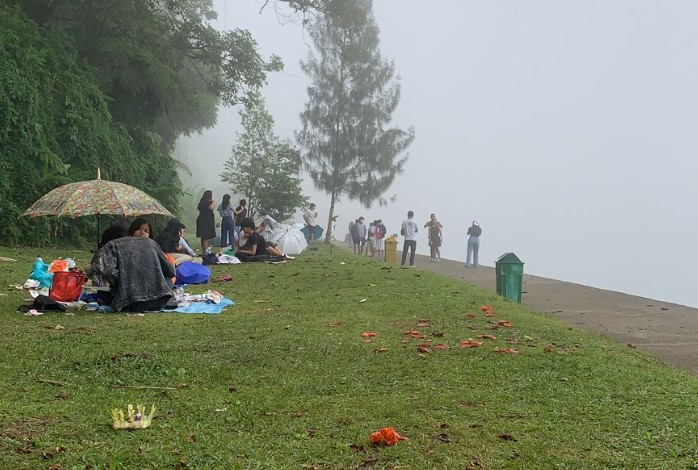 New Rekreasi Tepi Danau Beratan