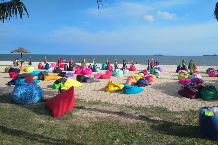 Pantai Kemala, Kalimantan Timur Deby Noor