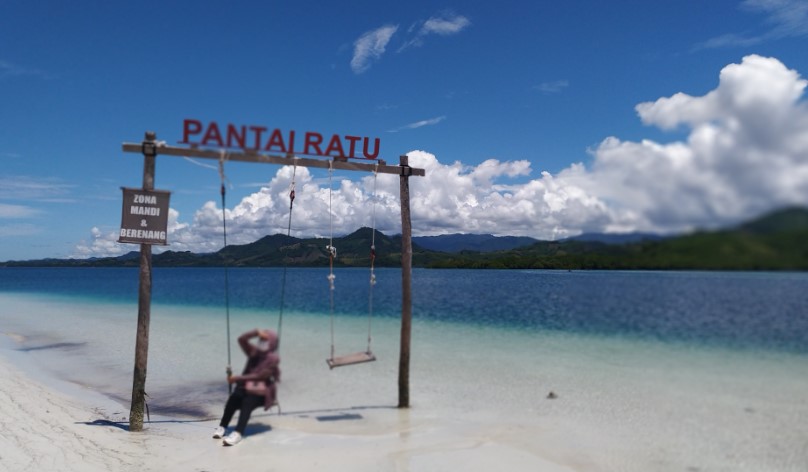 Pantai Ratu Vin Ishk, 1. TIARA Water Park, 2. Pantai Ratu, 3. Benteng Ulanta, 4. Pantai TAMENDAO, 5. Desa Wisata Religi Buboho Bongo, 6. Pulo Cinta Gorontalo, 7. Air Terjun Hiyaliyo Da’a, 8. Air Terjun Permai Taludaa, 9. Pantai Kurenai, 10. Pantai Dunu, 11. Wisata Laut Olele, 12. Pulau Saronde, 13. Pantai Mananggu, 14. Air Terjun Tenilo, 15. Pantai Tenilo, 16. Pantai Bolihutuo, 17. Desa Suku Bajo (Desa Torosiaje), 18. Benteng Otanaha, 19. Wisata Bahari Hiu Paus, 20. Monumen Nani Wartabone, 21. Pantai Pasir Putih Leato, 22. Menara Keagungan Limboto, 23. Pemandian Air Panas Lombongo, 24. Pantai Tangga 2000, 25. Air Terjun Ayuhulalo, 26. Pantai Indah Boalemo, 27. Pusat Karawo, 28. Pantai Botutonuo, 29. Pacuan Karapan Sapi, 30. Teluk Tomini, 31. Kolam Renang Potanga, 32. Pulau Bitila, 33. Wisata Pentadio Resort, 34. Rumah Adat Gorontalo, 35. Wisata Bukit Layang Gorontalo, 36. Masjid Walima Emas Gorontalo, 37. Danau Perintis, 38. Pulau Diyonumo, 39. Danau Limboto, 40. Taman Nasional Bogani Nani Wartabone Gorontalo