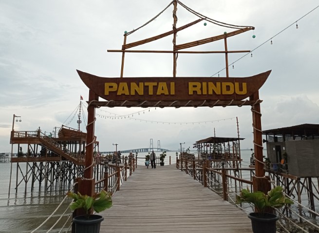 Pantai Rindu Estu Abdillah, 1. Pantai Slopeng Madura, 2. Pantai Siring Kemuning, 3. Air Terjun Toroan , 4. Pantai Sambilangan , 5. Vihara Avalokitesvara, 6. Gili Labak Madura, 7. Pantai Lombang, 8. Wisata Taman Tectona, 9. Masjid Agung Sumenep, 10. Museum Keraton Sumenep, 11. Pantai Rongkang, 12. Boekit Tinggi Daramista, 13. Kepulauan Kangean , 14. Hutan Bawah Laut kep Kangean, 15. Mercusuar Bangkalan, 16. Jembatan Suramadu, 17. Wisata Budaya Karapan Sapi, 18. Wisata Bukit Jaddhih, 19. Pantai Rindu, 20. Gua Blaban, 21. Api Tak Kunjung Padam, 22. Wisata Bukit Kehi, 23. Pantai Jumiang, 24. Monumen Sampang, 25. Tirta Sumekar Indah , 26. Pantai Camplong, 27. Pantai Batu Kerbuy, 28. Pantai Ponjuk Timur Talango, 29. Bukit Geger Bangkalan, 30. Bukit Pelalangan Arosbaya, 31. Air Terjun Batu Raja Manitan, 32. Bukit Cinta Pamekasan, 33. Puncak Ratu Pamekasan, 34. Bukit Lampion Beramah, 35. Wisata Alam Bukit Brukoh, 36. Pantai Nepa, 37. Wisata Kota Tua Kalianget, 38. Air terjun Kokop, 39. Sentra Batik Madura