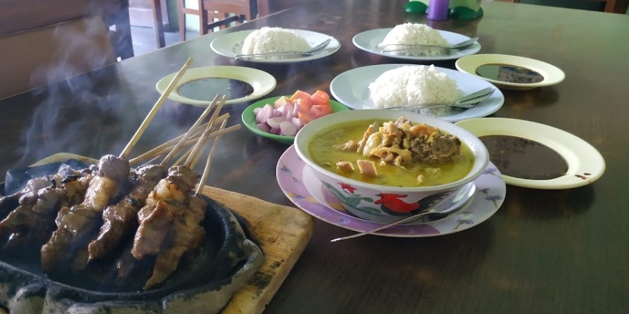 RM Sate H. Moei via Google Maps Doca Motto, 1. Rumah Makan Alang Alang, 2. Sate Kambing Muda H. Suharjo, 3. Rumah Makan Intan Jatibarang, 4. Rumah Makan Ohio, 5. RM Mantap, 6. Warung Makan Lengko Wari, 7. RM Djitoe Rajane Sambel Balongan, 8. Rumah Makan Lesehan Nur Anisa, 9. Warung Makan Sate Blengong Bu Kijah Brebes, 10. Rumah Makan Ronah, 11. RM Sate H. Moei, 12. RM. SATE KARYO, 13. Rumah Makan Putri H. Jahid, 14. RM Simpati, Jl Gor Brebes, 15. Warung Alas Daun – Warung Makan Paling Enak di Rest Area KM 260 Brebes, 16. Rumah Makan H. Dahlan, 17. Rumah Makan Kedung Roso, 18. Kupat Blengong Kasturi Rajak, 19. Bakso Pak Gimin, 20. Warung Sate Kambing Seger Bpk. Khadiri, 21. Rumah Makan Pak Tarwud, 22. Rumah Makan Putra Minang, 23. Sate Kambing SAKINAH, 24. Bu Nunung Restaurant, 25. Rumah Makan Kita Pejagan