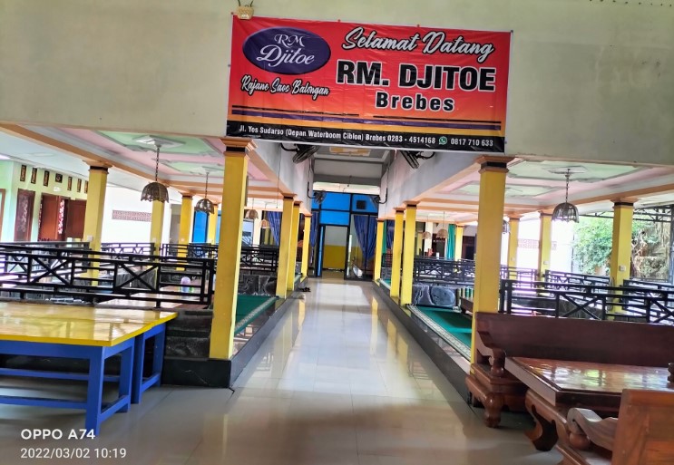 RM. Djitoe Brebes via Google Maps Endang Sri, 1. Rumah Makan Alang Alang, 2. Sate Kambing Muda H. Suharjo, 3. Rumah Makan Intan Jatibarang, 4. Rumah Makan Ohio, 5. RM Mantap, 6. Warung Makan Lengko Wari, 7. RM Djitoe Rajane Sambel Balongan, 8. Rumah Makan Lesehan Nur Anisa, 9. Warung Makan Sate Blengong Bu Kijah Brebes, 10. Rumah Makan Ronah, 11. RM Sate H. Moei, 12. RM. SATE KARYO, 13. Rumah Makan Putri H. Jahid, 14. RM Simpati, Jl Gor Brebes, 15. Warung Alas Daun – Warung Makan Paling Enak di Rest Area KM 260 Brebes, 16. Rumah Makan H. Dahlan, 17. Rumah Makan Kedung Roso, 18. Kupat Blengong Kasturi Rajak, 19. Bakso Pak Gimin, 20. Warung Sate Kambing Seger Bpk. Khadiri, 21. Rumah Makan Pak Tarwud, 22. Rumah Makan Putra Minang, 23. Sate Kambing SAKINAH, 24. Bu Nunung Restaurant, 25. Rumah Makan Kita Pejagan