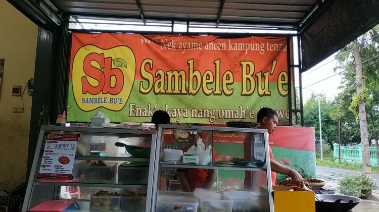 RM. Sambele Bu'e via Google Maps rio paradika, 1. Pondok Juminten, 2. Resto D’Joglo, 3. Warung Makan Pak Galo, 4. Kurma Resto & Coffee Shop, 5. Mr Teguh Chicken Satay Shop, 6. Warung Lesehan Ikan Bakar “TALAUT 225”, 7. Logissteak Blora, 8. Sambel Lalap, 9. Depot Bakmi Kolonel, 10. Warung Lesehan Rawa Peni, 11. Bakso Patriot Blora, 12. Nasi Goreng Pak Gendut Blora, 13. Bakso Kumis, 14. Sate Ayam Pak Kadirun Blora, 15. RM Padang Jetis, 16. Koplakan Pusat Kuliner, 17. Warung Mbok Penyet, 18. Ayam Geprek Sako Blora, 19. Sego Kobong 70 BBM, 20. Warung Makan Lesehan Mbak Tun, 21. Bang Jago, 22. Kedai Boemi, 23. RM. Sambele Bu’e, 24. SAVANA RESTO CAFE, 25. Teras sunda, 26. Nasi Pecel Mbah Jito, 27. Warung Pecel “Mak Tirah”, 28. Warung Makan Pojok Gogor, 29. Warung Makan Jo’gelo
