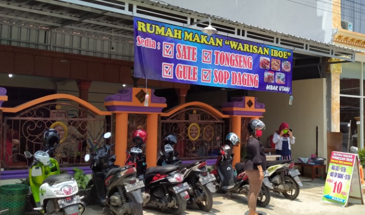 RUMAH MAKAN WARISAN IBOE MBAK UTAMI Untung AR Official, 1. Rumah Makan Rahayu, 2. Warung Ndeso Sarwo Eco, 3. Warung Makan Pink, 4. RM Cipto Roso Spesial Sop Balungan, 5. Warung Makan Ayam Bakar Salju, 6. Warung Makan Babe, 7. Ayam Goreng – Ayam Bakar Mbak Tari, 8. Soto Kerbau Bu Saki, 9. Ayam Geprek SaKo, 10. Smartresto, 11. Cheese and Steak, 12. RUMAH MAKAN WARISAN IBOE MBAK UTAMI, 13. RUMAH MAKAN PADANG GANEFO 10, 14. WM. Mas Kus Nasi Goreng, 15. Warung Steak Demak, 16. MR. BOY RESTO AND CAFE, 17. RM Kalijaga, 18. Warung Makan Blambangan, 19. RM Buyung Jaya, 20. Griya Dahar Safira, 21. Rumah Makan Pak H. ISMUN 3, 22. Reinz Cafe &amp; Resto, 23. RM. Ilat Jowo, 24. Sate Kambing &amp; Gule Bu Hj. Kholil, 25. Falia Resto