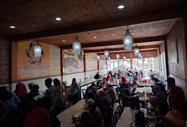 Rumah Makan Kurnia Jatim Ophat ARO