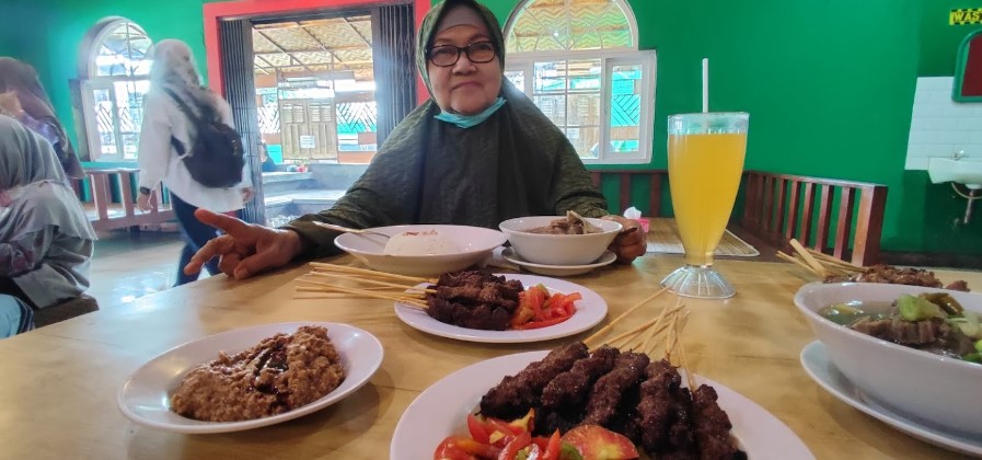 Sop Djanda Special Sate Maranggi Sentul Trisno Hartono, 1. Kampoeng Koneng, 2. Ikan Bakar Dalam Bumbu Karimata, 3. Talaga Kuring, 4. Gurame Cobek Mang Dayat, 5. RM. Warung Jambu Ibu HJ. Nyai, 6. Warung Sunda Sambal Dower, 7. Restoran Tumbar Jinten, 8. Mang Kabayan, 9. Warung Nasi Ampera, 10. Ikan Bakar Bambu Haur, 11. Ayam Kampung Neng Lela, 12. Parahyangan Hill, 13. Sop Djanda Special Sate Maranggi