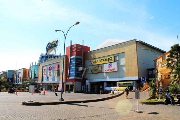 Suncity Mall via Facebook Suncity Mall Sidoarjo, 1. City Plaza Sidoarjo (Ciplaz), 2. Lippo Plaza Sidoarjo, 3. Suncity Mall, 4. Ramayana Mall Sidoarjo, 5. Sidoarjo Town Square (Matahari Department Store), 6. Ramayana Bungur Asih, 7. Transmart, 8. CITO Mall