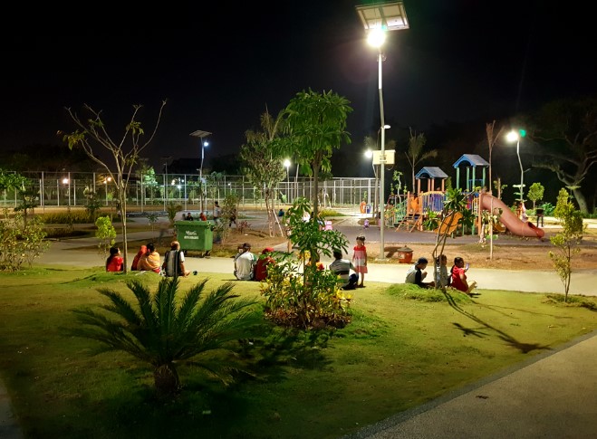 Taman Cahaya Novel Yushar Yahya, 1. Wisata Monumen Pahlawan, 2. Wisata patung Buddha dengan Empat Wajah , 3. Wisata Jembatan Merah , 4. Wisata Monumen Kapal Selam di Surabaya, 5. Taman Harmoni Keputih, 6. Wisata Museum WR. Soepratman , 7. Wisata Kelenteng Hong Tiek Hian, 8. Wisata Jembatan Suramadu, 9. Wisata Rumah Batik, 10. Wisata Monumen Bambu Runcing , 11. Wisata Ciputra Waterpark (Tutup), 12. Wisata Kebun Binatang Surabaya , 13. Wisata Hutan Mangrove Wonorejo, 14. Wisata Pantai Kenjeran, 15. Wisata Pasar Bunga Bratang , 16. Wisata Masjid Nasional Al-Akbar di Surabaya, 17. Wisata Gereja Perawan Maria Tak Berdosa , 18. Wisata Taman Bungkul , 19. Wisata Taman Apsari , 20. Taman Dr. Soetomo (Taman Korea) , 21. Wisata Taman Mayangkara di Surabaya, 22. Wisata Taman Pelangi , 23. Wisata Taman Mundu , 24. Taman Buah Undaan di Surabaya, 25. Wisata Taman Prestasi di Surabaya, 26. Wisata House of Sampoerna , 27. Surabaya North Quay, 28. Taman Gantung Surabaya, 29. Monumen Suroboyo – Suroboyo Park, 30. Jembatan Biru Kenjeran Surabaya, 31. Food Junction Grand Pakuwon, 32. Skate & BMX Surabaya, 33. Waterpark Kenjeran – Ria Beach Kenjeran, 34. Arca Joko Dolog Surabaya, 35. Monumen Patung Gubernur Suryo, 36. Masjid Ampel Surabaya, 37. Perpustakaan Bank Indonesia, 38. Kebun Bibit Wonorejo, 39. Museum Kesehatan Dr. Adhyatma, 40. Jalan Kembang Jepun, 41. THR (Taman Hiburan Rakyat), 42. Masjid Muhammad Cheng Hoo, 43. Kebun Bibit Ngagel Jaya (Kebun Bibit Wonorejo 2), 44. Museum Surabaya (Gedung Siola), 45. Monumen Jalesveva Jayamahe, 45. Taman Kenjeran Surabaya, 46. Jalan Tunjungan Surabaya, 47. Kampung Bulak Surabaya, 48. Gereja Kepanjen, Surabaya, 49. Klenteng Sanggar Agung, 50. Taman Sakura Keputih, 51. Suroboyo Carnival Park (Tutup), 52. G Walk Surabaya, 53. Hutan Bambu Keputih, 54. De Mata Trick Eye Museum (Tutup), 55. Kebun Bibit Surabaya, 56. Taman Pertanian Terpadu Balas Klumprik, 57. Kota Tua Surabaya, 58. Taman Cahaya, 59. Surya Park