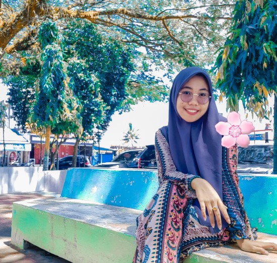Taman Hijriah Mari Yanti, 1. Pantai Ujong Kareung, 2. Pantai Lhok Bubon, 3. Pantai Batee Puteh , 4. Pantai Suak Ribee, 5. Pantai Lanaga, 6. Masjid Agung Meulaboh , 7. Pantai Pusong Sangkalan, 8. Genang Gedong , 9. Pantai Lhok Geudong , 10. Pantai Ujong Karang , 11. Pantai Kasih, 12. Pantai Batu Putih, 13. Pantai Ujung Batee, 14. Krueng Tutut, 15. Pantai Blang Ulam, 16. Pantai Cemara Indah , 17. Makam Pahlawan Nasional Teuku Umar, 18. Pantai Jilbab, 19. Pantai Lhok Ketapang, 20. Taman Laut Ujung Manggeng, 21. Pantai Ujung Manggeng , 22. Pemandian Krueng Baru , 23. Pemandian Putroe Ijoe, 24. Gua Seumancang Kuta Tinggi, 25. Pulau Gosong, 26. Krueng Babahrot, 27. Pucok Krung Ale, 28. Pantai Ujung Serangga, 29. Tugu Kupiah Teuku Umar, 30. Air Terjun Gampong Pungkie, 31. Danau Geunang Geudong, 32. Taman Hijriah, 33. Pantai Suak Timah, 34. Wisata Waterboom Mini, 35. Lebok Pineu