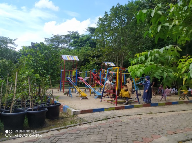 Taman Pertanian Terpadu Balas Klumprik oji saeroji, 1. Wisata Monumen Pahlawan, 2. Wisata patung Buddha dengan Empat Wajah , 3. Wisata Jembatan Merah , 4. Wisata Monumen Kapal Selam di Surabaya, 5. Taman Harmoni Keputih, 6. Wisata Museum WR. Soepratman , 7. Wisata Kelenteng Hong Tiek Hian, 8. Wisata Jembatan Suramadu, 9. Wisata Rumah Batik, 10. Wisata Monumen Bambu Runcing , 11. Wisata Ciputra Waterpark (Tutup), 12. Wisata Kebun Binatang Surabaya , 13. Wisata Hutan Mangrove Wonorejo, 14. Wisata Pantai Kenjeran, 15. Wisata Pasar Bunga Bratang , 16. Wisata Masjid Nasional Al-Akbar di Surabaya, 17. Wisata Gereja Perawan Maria Tak Berdosa , 18. Wisata Taman Bungkul , 19. Wisata Taman Apsari , 20. Taman Dr. Soetomo (Taman Korea) , 21. Wisata Taman Mayangkara di Surabaya, 22. Wisata Taman Pelangi , 23. Wisata Taman Mundu , 24. Taman Buah Undaan di Surabaya, 25. Wisata Taman Prestasi di Surabaya, 26. Wisata House of Sampoerna , 27. Surabaya North Quay, 28. Taman Gantung Surabaya, 29. Monumen Suroboyo – Suroboyo Park, 30. Jembatan Biru Kenjeran Surabaya, 31. Food Junction Grand Pakuwon, 32. Skate & BMX Surabaya, 33. Waterpark Kenjeran – Ria Beach Kenjeran, 34. Arca Joko Dolog Surabaya, 35. Monumen Patung Gubernur Suryo, 36. Masjid Ampel Surabaya, 37. Perpustakaan Bank Indonesia, 38. Kebun Bibit Wonorejo, 39. Museum Kesehatan Dr. Adhyatma, 40. Jalan Kembang Jepun, 41. THR (Taman Hiburan Rakyat), 42. Masjid Muhammad Cheng Hoo, 43. Kebun Bibit Ngagel Jaya (Kebun Bibit Wonorejo 2), 44. Museum Surabaya (Gedung Siola), 45. Monumen Jalesveva Jayamahe, 45. Taman Kenjeran Surabaya, 46. Jalan Tunjungan Surabaya, 47. Kampung Bulak Surabaya, 48. Gereja Kepanjen, Surabaya, 49. Klenteng Sanggar Agung, 50. Taman Sakura Keputih, 51. Suroboyo Carnival Park (Tutup), 52. G Walk Surabaya, 53. Hutan Bambu Keputih, 54. De Mata Trick Eye Museum (Tutup), 55. Kebun Bibit Surabaya, 56. Taman Pertanian Terpadu Balas Klumprik, 57. Kota Tua Surabaya, 58. Taman Cahaya, 59. Surya Park