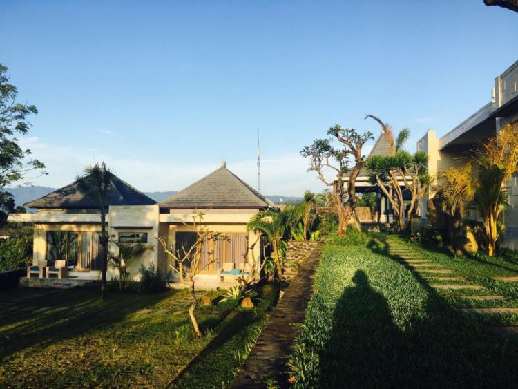 Volcano Terrace Bali via Booking, 1. Bobocabin Kintamani, 2. Sunrise Hill Camp, 3. Alam Caldera Camping, 4. Hideaway Glamping, 5. Lake Garden Bali Villa, 6. Villa Jempana Kintamani, 7. Kintamani Home with View, 8. Triangle House Mount Batur, 9. Volcano Terrace Bali, 10. Baruna Cottages, 11. Wayan Yogi Bed & Breakfast, 12. Lakeside Cottages Kintamani