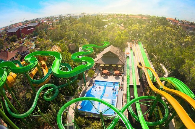 Waterbom Bali Randolfo Santos, 1. Pantai Kuta, 2. Pantai Pandawa, 3. Pantai Sanur, 4. Pura Uluwatu, 5. Taman Garuda Wisnu Kencana, 6. Monumen Bajra Sandhi, 7. Pura Taman Ayun, 8. Bali Shell Museum, “Rumah Kerang” (Tutup), 9. Pantai Jimbaran, 10. Pantai Blue Point, 11. Pantai Dreamland, 12. Mencoba Water Sport di Tanjung Benoa, 13. Pantai Legian Nan Memukau, 14. Pantai Padang – Padang , 15. Pabrik Kata-Kata Joger, 16. Deluang Sari Penangkaran Penyu, 17. Taman Mumbul Sangeh, 18. Sangeh Monkey Forest, 19. Waterboom Bali, 20. “Pantai Private” Pantai Karma Kandara , 21. Pantai Melasti Ungasan, 22. Upside Down World Bali, 23. Pura Geger Beach, 24. Wisata Kerta Gosa, 25. Pantai Gunung Payung, 26. Big Garden Corner