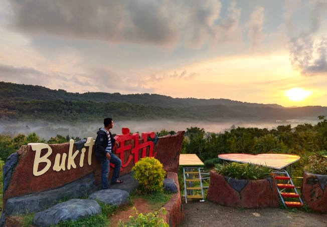 Wisata Bukit Kehi Khairud Putra Nusantara, 1. Pantai Slopeng Madura, 2. Pantai Siring Kemuning, 3. Air Terjun Toroan , 4. Pantai Sambilangan , 5. Vihara Avalokitesvara, 6. Gili Labak Madura, 7. Pantai Lombang, 8. Wisata Taman Tectona, 9. Masjid Agung Sumenep, 10. Museum Keraton Sumenep, 11. Pantai Rongkang, 12. Boekit Tinggi Daramista, 13. Kepulauan Kangean , 14. Hutan Bawah Laut kep Kangean, 15. Mercusuar Bangkalan, 16. Jembatan Suramadu, 17. Wisata Budaya Karapan Sapi, 18. Wisata Bukit Jaddhih, 19. Pantai Rindu, 20. Gua Blaban, 21. Api Tak Kunjung Padam, 22. Wisata Bukit Kehi, 23. Pantai Jumiang, 24. Monumen Sampang, 25. Tirta Sumekar Indah , 26. Pantai Camplong, 27. Pantai Batu Kerbuy, 28. Pantai Ponjuk Timur Talango, 29. Bukit Geger Bangkalan, 30. Bukit Pelalangan Arosbaya, 31. Air Terjun Batu Raja Manitan, 32. Bukit Cinta Pamekasan, 33. Puncak Ratu Pamekasan, 34. Bukit Lampion Beramah, 35. Wisata Alam Bukit Brukoh, 36. Pantai Nepa, 37. Wisata Kota Tua Kalianget, 38. Air terjun Kokop, 39. Sentra Batik Madura