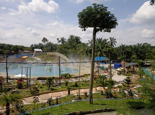 Wisata Jona Garden Ali Baba, 1. Wisata Jona Garden, 2. BIESTRO INDONESIA ( Taman Berkuda dan Memanah Binjai ), 3. Sawah Lukis, 4. Kolam Abadi Langkat, 5. Air Terjun Siluman Namo Belanga, 6. Namu Sira – Sira, 7. Pantai Florida / Pemandian Air Namu Ukur, 8. Kampung Kuliner Binjai, 9. Pasar Kaget Binjai, 10. Taman Merdeka Kota Binjai, 11. Arung Jeram Sungai Bingei, 12. Taman Selfie, 13. Taman Balita Kota Binjai, 14. Stasiun Binjai, 15. Taman Remaja Binjai, 16. Taman Edukasi Binjai, 17. Masjid Raya Binjai, 18. Belanja di Binjai Super Mall, 19. Kolam Renang Qitaro, 20. Taman RTH Dewi Sri, 21. Shri Raja Rajesvari Amman Padang Cermin Koil, 22. Pantai SB, 23. Titik Nol Kota Binjai, 24. Kolam Renang Tirta Raerim, 25. Kuil Shri Mariamman, 26. Kolam Renang Licia, 27. Kolam Renang Dendang Tirta, 28. Brahrang Asri Swimming Pool, 29. Kolam Renang Tirta Mulia, 30. Masjid Agung Binjai, 31. Tugu Perjuangan 1945, 33. Rumah Makan Irian Binjai
