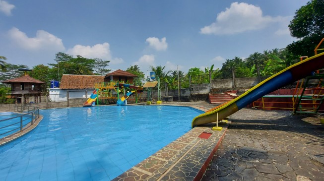 Wisata Taman Rekreasi Salsabila Kuningan Ardi Art, 1. Sangkan Resort Aqua Park, 2. Kolam Renang Zam Zam, 3. The Mountain Recreation Park, 4. Taman Wisata Alam (TWA) Linggarjati, 5. Kolam Renang Paniis, 6. Bumi Pelangi, 7. Wisata Taman Rekreasi Salsabila Kuningan, 8. Kolam Renang Sanggariang, 9. Sangkanhurip, 10. Kolam Renang Tirta Agung Mas, 11. Kolam Renang J&J Kuningan, 12. Kolam Renang Linggarjati, 13. Pemandian Cibuntu, 14. Kolam Renang Dino Waterpark, 15. Wisata Side Land, 16. Kolam Renang Cipanas, 17. Kolam De’Goah Kuningan, 18. Kolam Renang Wisata Cibuntu, 19. Kolam Renang Mini Artar, 20. Kolam Renang Pemandian Cibulan