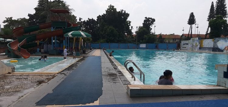 kolam renang brigif kalisari Okta Viana