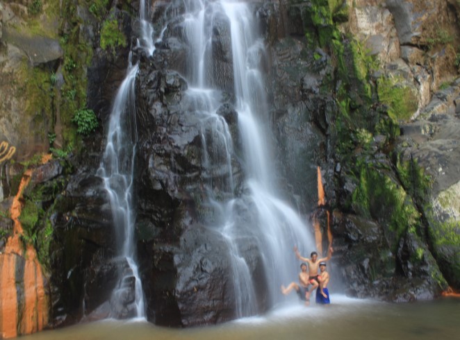 Air Terjun Genting Fendy Dwi, 1. Kawah Sikidang Dieng, 2. Kompleks Percandian Arjuna, 3. Taman Margasatwa Serulingmas, 4. D’Qiano Hot Spring Waterpark, 5. Museum Kailasa Dieng, 6. Arung Jeram Sungai Serayu, 7. Surya Yudha Park Banjarnegara, 8. Candi Bima, 9. Pemandian Air Panas Pingit, 10. Kawah Candradimuka, 11. Gunung Lanang, 12. Kawah Sileri Dieng, 13. Sumur Jalatunda Dieng, 14. Curug Pitu Banjarnegara, 15. Curug Mrawu, 16. Curug Sikopel, 17. Telaga Merdada Banjarnegara, 18. Telaga Dringo, 19. Waduk Mrica, 20. Candi Gatot Kaca, 21. Tampo Mas, 22. Curug Pletuk, 23. Serayu Park, 24. Kolam Renang Serulingmas, 25. Pesona Curug Muncar Banjarnegara, 26. Bukit Asmara Situk (Tutup Sementara), 27. Bukit Watu Sodong, 28. Bukit Icika, 29. Bukit Rumpit Bike Park, 30. Taman Kardjono, 31. BUARAN (Bukit Ares Pawinihan), 32. Curug Kuripan, 33. Pemandian air hangat segar asri, 34. Wisata Dawuhan, 35. Air Terjun Genting, 36. Bukit Skoter, 37. Curug Sinom Indah Kalibening, 38. Telaga Balai Kambang, 39. Wadas Tumpang Banjarnegara, 40. Anglir Mendung Banjarnegara, 41. Curug Pundung Sewu Banjarnegara, 1. Warung Makan Soto Krandegan, 2. Combro Kalipalet, 3. Bakso Ketupat Belakang Polres, 4. Saung Bu Mansyur
