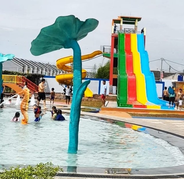 Aryana Aquaplay Kolam Renang Waterpark Mariani Santoso, 1. Citra Raya Waterworld, 2. Kolam Renang Bali View, 3. Ocean Park, 4. Dasana Xenter Waterpark (DX Waterpark), 5. Amsterdam Waterpark, 6. Batavia Splash Water Adventure, 7. Aladin Aquaplay Karawaci, 8. Fun Park Waterboom, 9. Kolam Renang Situ Gintung, 10. Kolam Renang Modern Tirtamas, 11. Marcopolo Waterpark (Marcopolo Water Adventure), 12. Saiji Water Park (Tutup), 13. Newtown Waterpark, 14. Aryana Aquaplay Kolam Renang Waterpark, 15. Duta Garden Sport Center, 16. Swimming Pool BSD City, 17. Kolam Renang Permata Bintaro Club House, 18. Familia Club House, 19. Kolam Renang Taman Rempoa Indah, 20. Tigaraksa Waterboom, 21. Puri Beta Swimming Pool